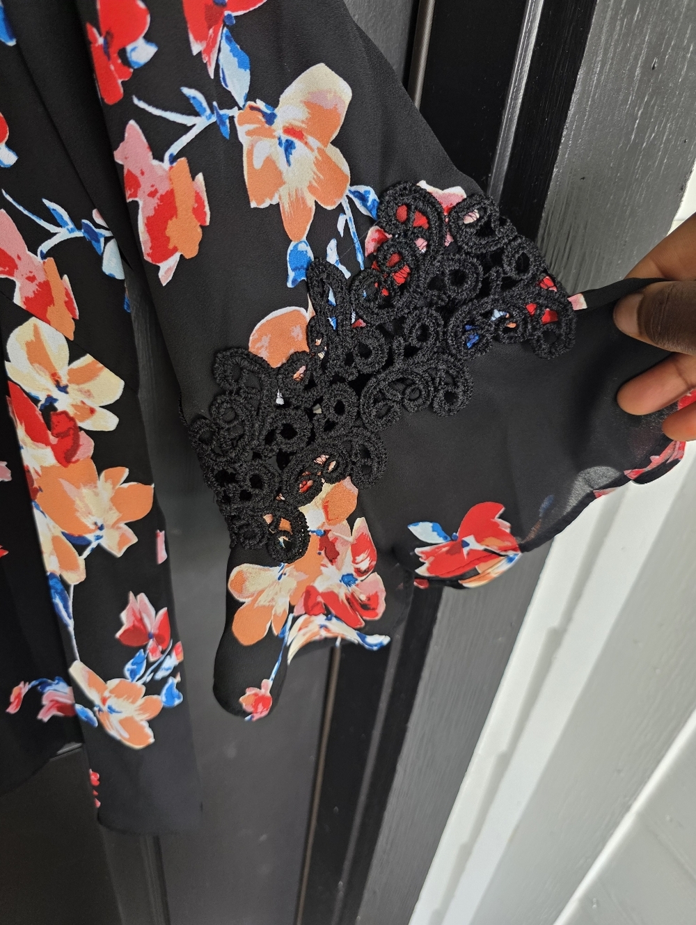 Zac & Rachel Floral Bell-Sleeve Blouse - Black Red Sz 1X Lace Trim Coastal - Picture 7 of 9
